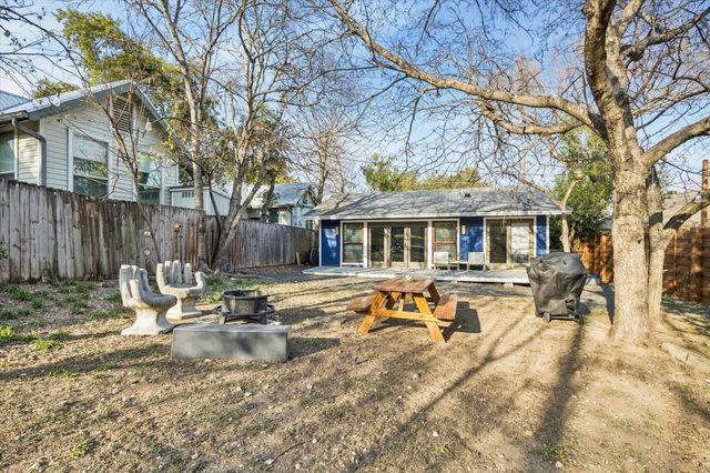 213 Lessin LN, Austin, TX 78704