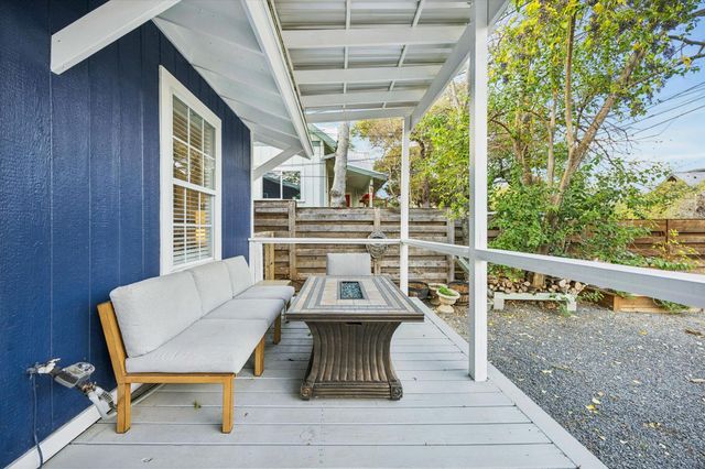 213 Lessin LN, Austin, TX 78704