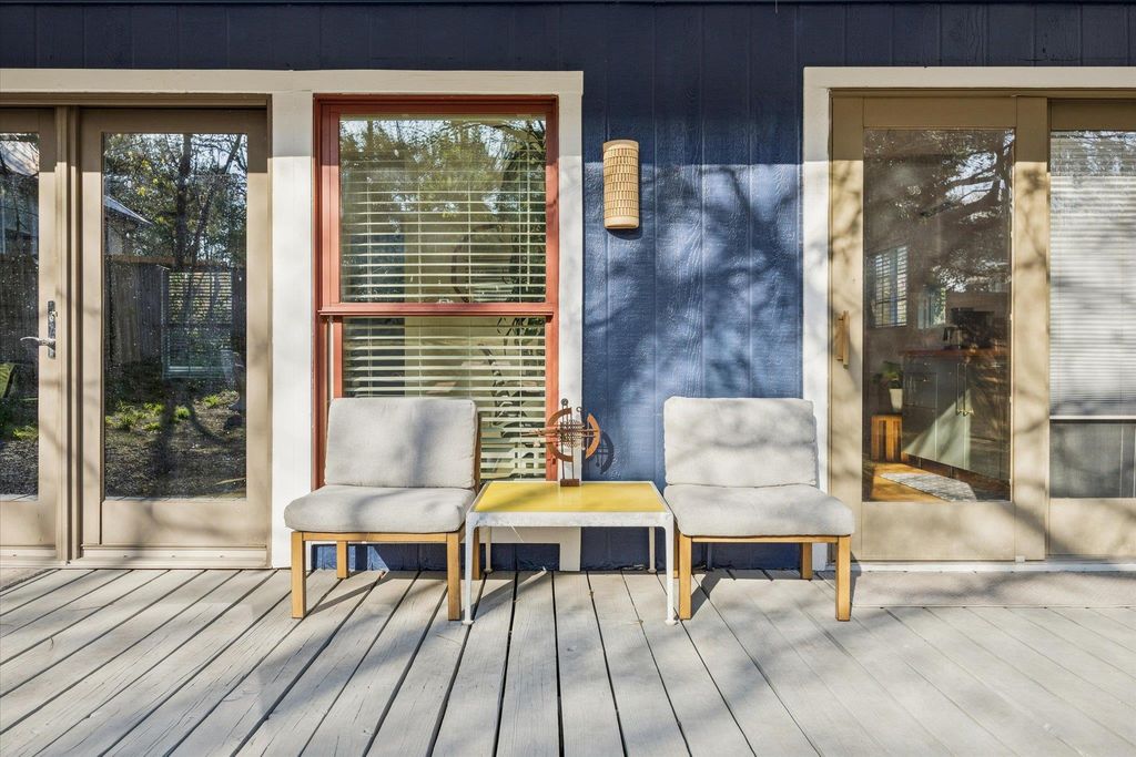 213 Lessin LN, Austin, TX 78704