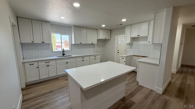 10811 Abby Lane, Hanford, CA 93230