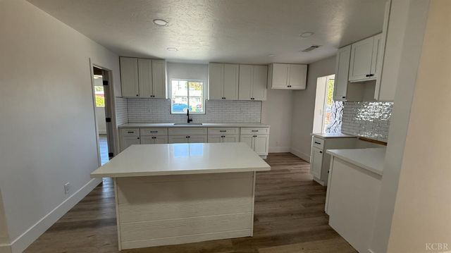 10811 Abby Lane, Hanford, CA 93230