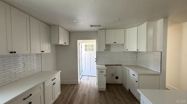 10811 Abby Lane, Hanford, CA 93230