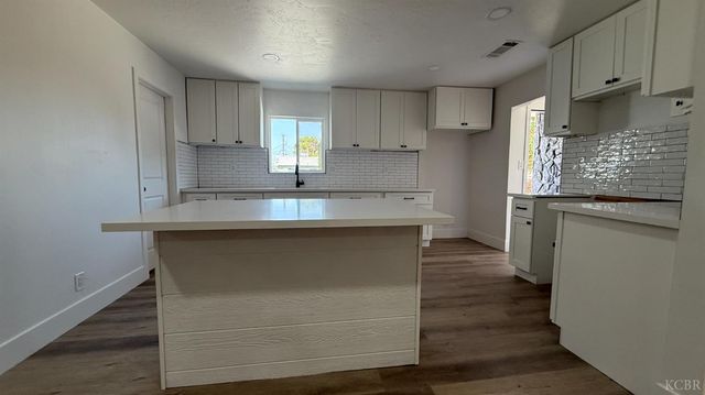 10811 Abby Lane, Hanford, CA 93230