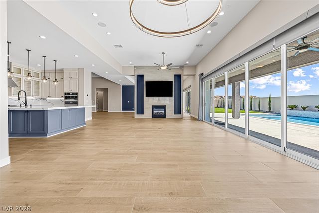 8840 Harvest Sunset Street, Las Vegas, NV 89113
