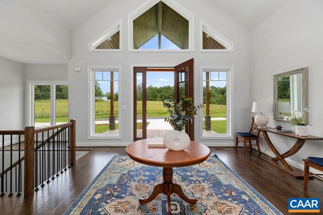 61 HILLSIDE LN, Afton, VA 22920