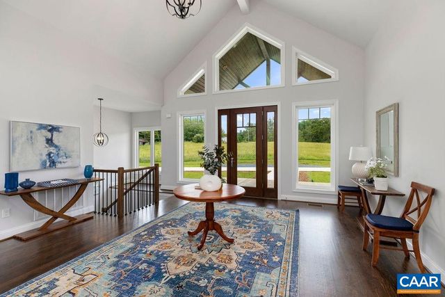 61 HILLSIDE LN, Afton, VA 22920
