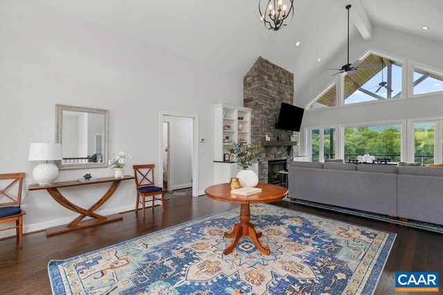 61 HILLSIDE LN, Afton, VA 22920