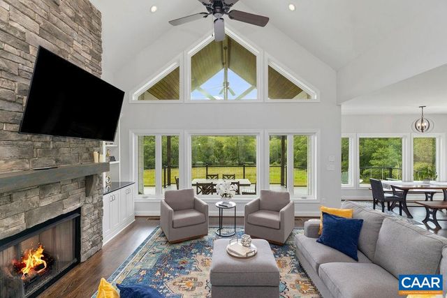 61 HILLSIDE LN, Afton, VA 22920