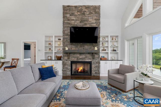 61 HILLSIDE LN, Afton, VA 22920