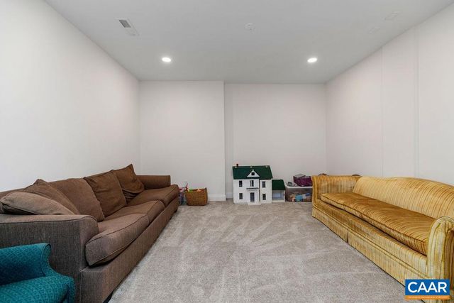 61 HILLSIDE LN, Afton, VA 22920