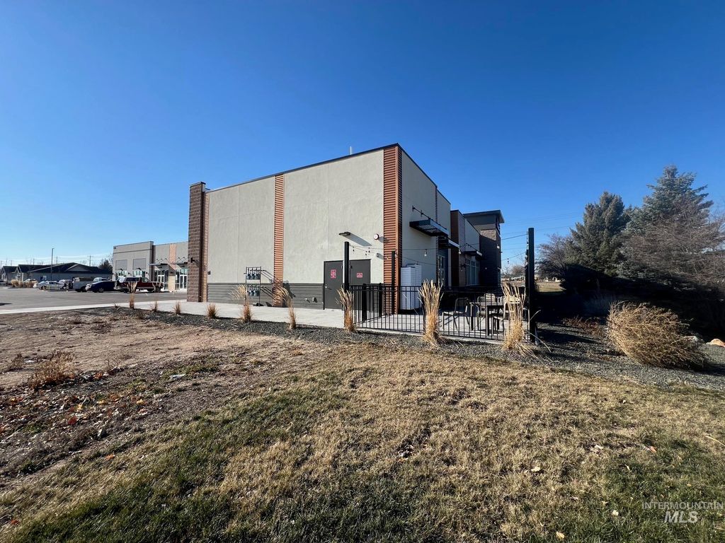 849 S Rising Sun Dr, Nampa, ID 83686 photo 4