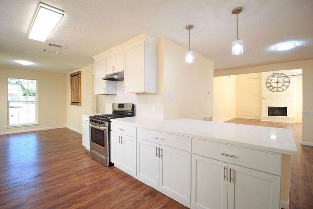 8011 Goldengrove Drive, Spring, TX 77379