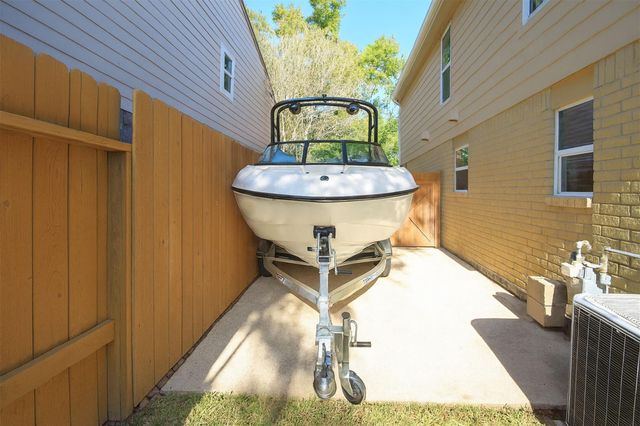 8011 Goldengrove Drive, Spring, TX 77379