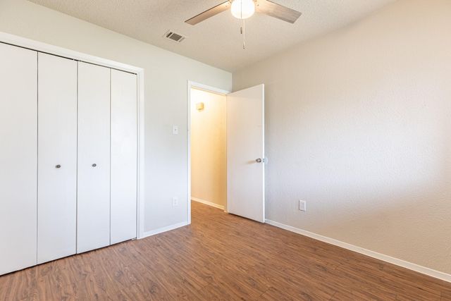 323 W William Cannon DR B, Austin, TX 78745