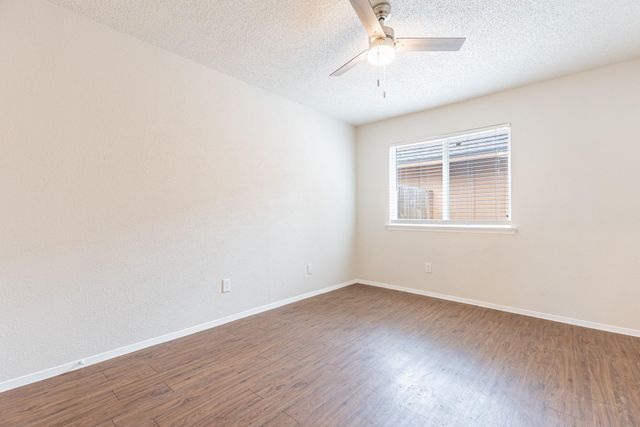 323 W William Cannon DR B, Austin, TX 78745