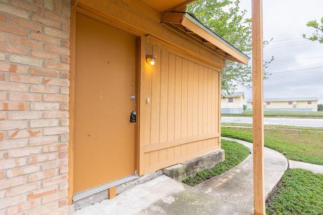 323 W William Cannon DR B, Austin, TX 78745