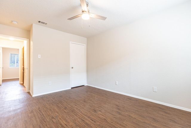 323 W William Cannon DR B, Austin, TX 78745