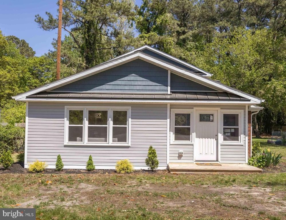 Image 1 of property listing at 421 W MAIN ST, Fruitland, MD 21826