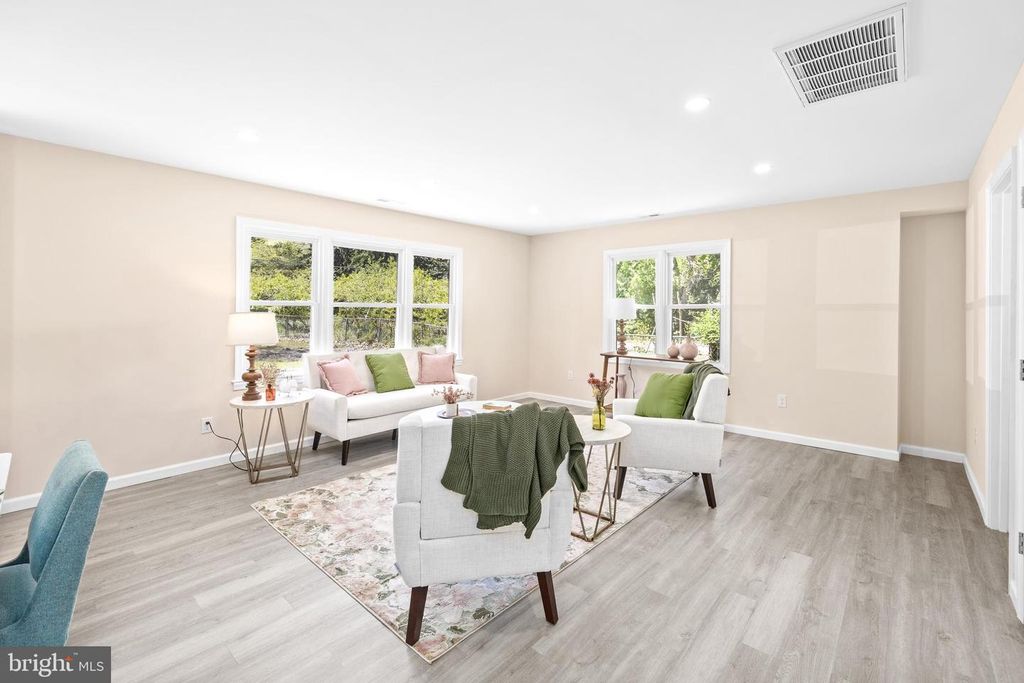 Image 12 of property listing at 421 W MAIN ST, Fruitland, MD 21826