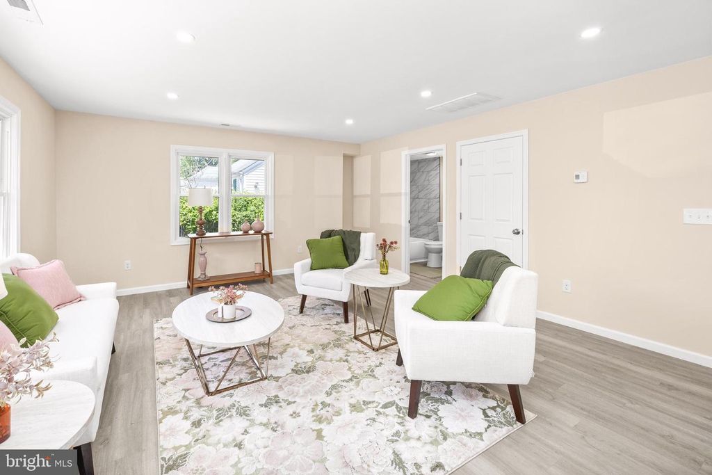 Image 13 of property listing at 421 W MAIN ST, Fruitland, MD 21826