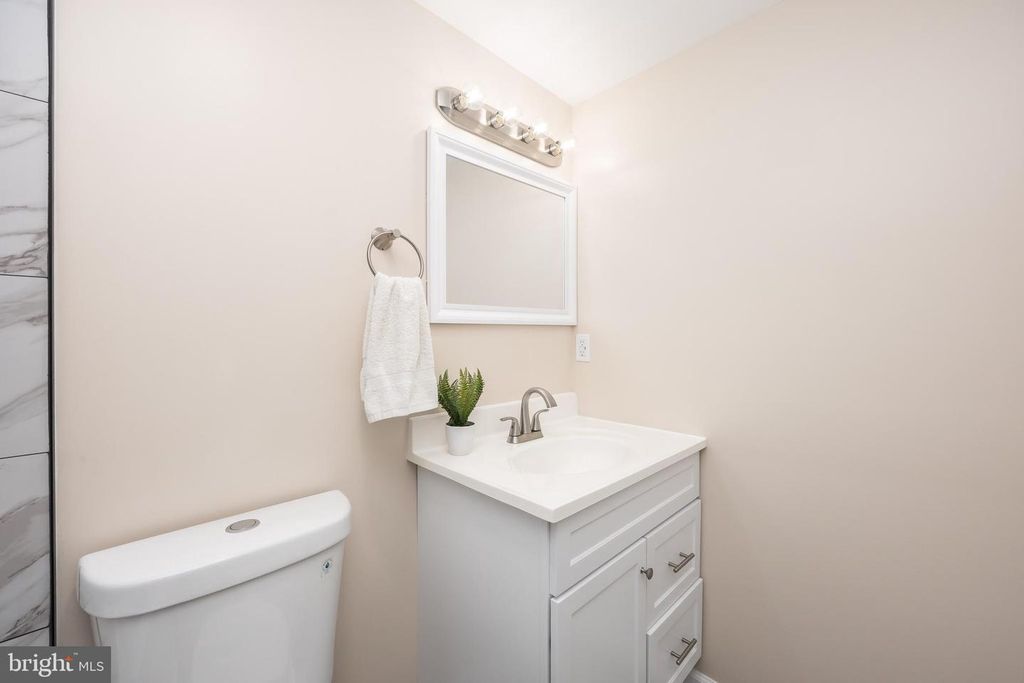 Image 16 of property listing at 421 W MAIN ST, Fruitland, MD 21826