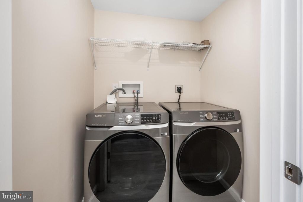 Image 17 of property listing at 421 W MAIN ST, Fruitland, MD 21826