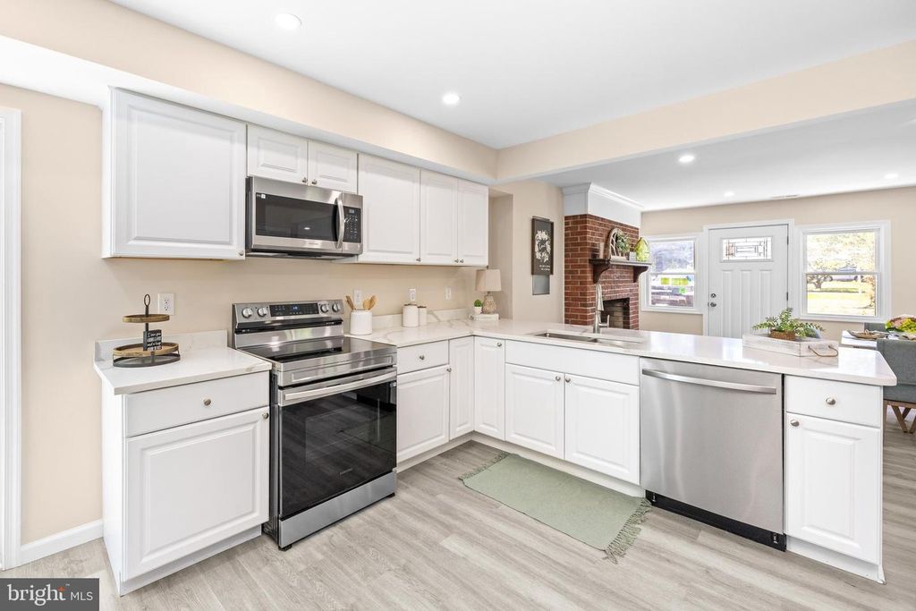 Image 21 of property listing at 421 W MAIN ST, Fruitland, MD 21826