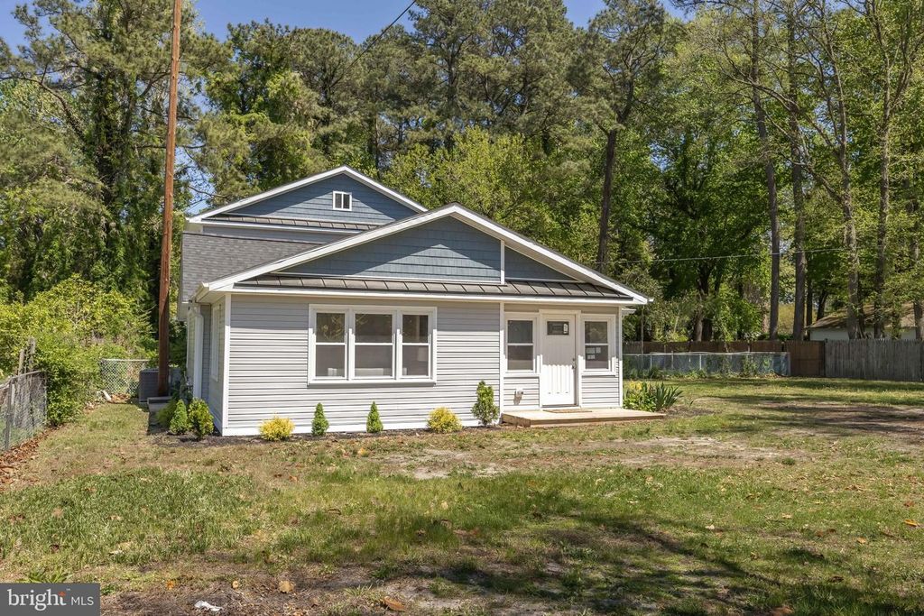 Image 3 of property listing at 421 W MAIN ST, Fruitland, MD 21826