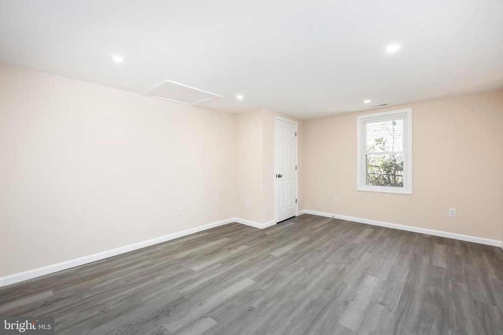 Image 35 of property listing at 421 W MAIN ST, Fruitland, MD 21826