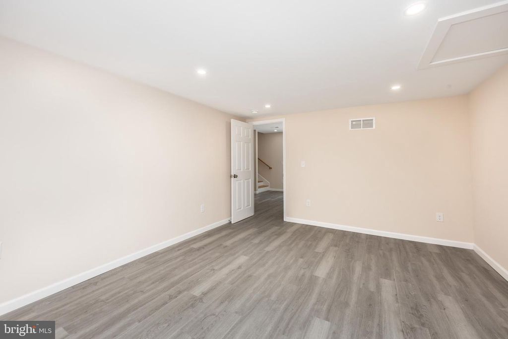 Image 37 of property listing at 421 W MAIN ST, Fruitland, MD 21826