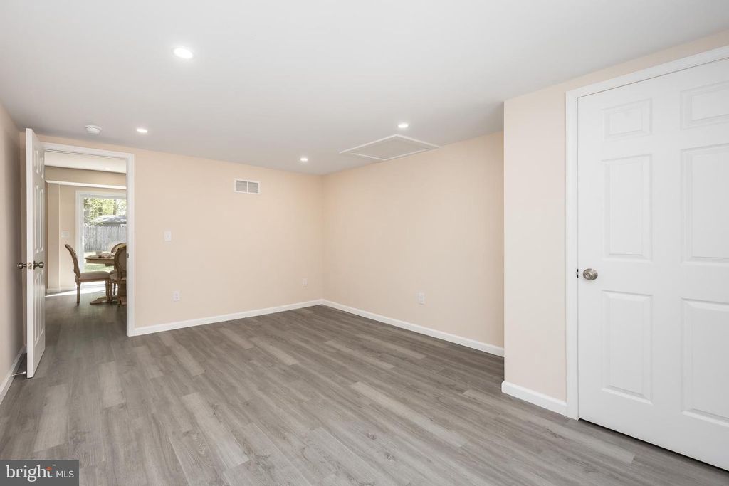 Image 38 of property listing at 421 W MAIN ST, Fruitland, MD 21826