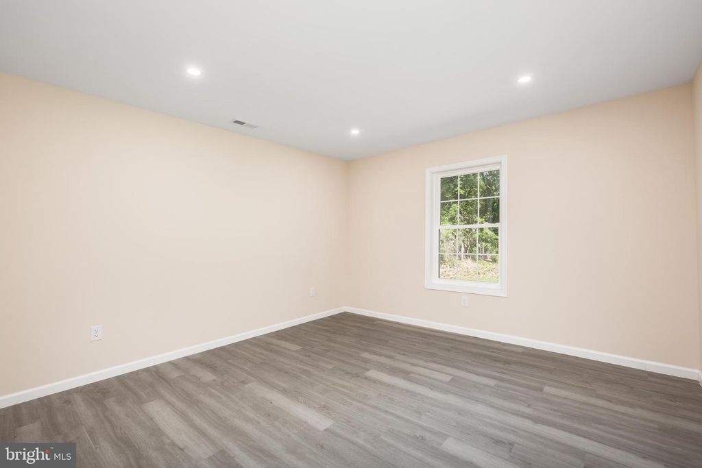 Image 39 of property listing at 421 W MAIN ST, Fruitland, MD 21826