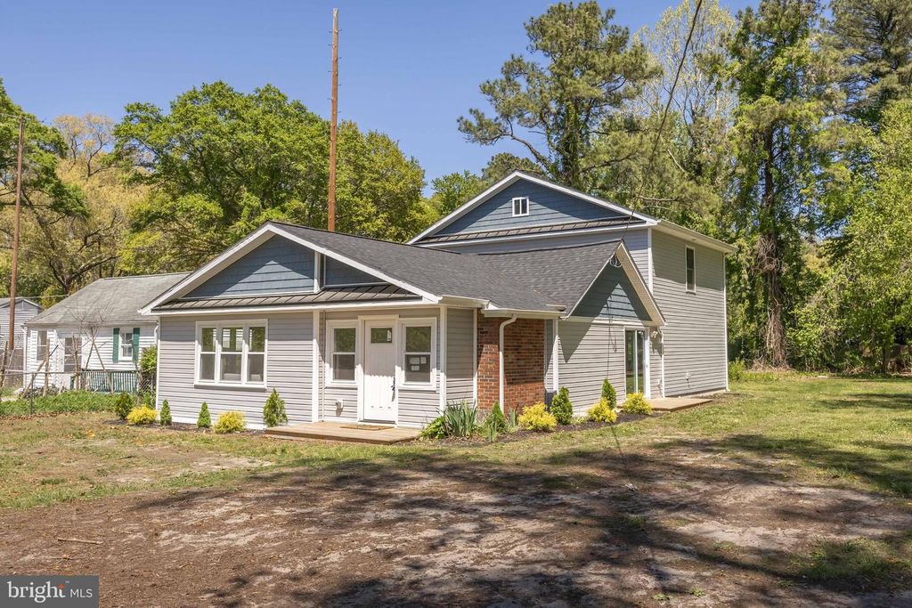 Image 4 of property listing at 421 W MAIN ST, Fruitland, MD 21826