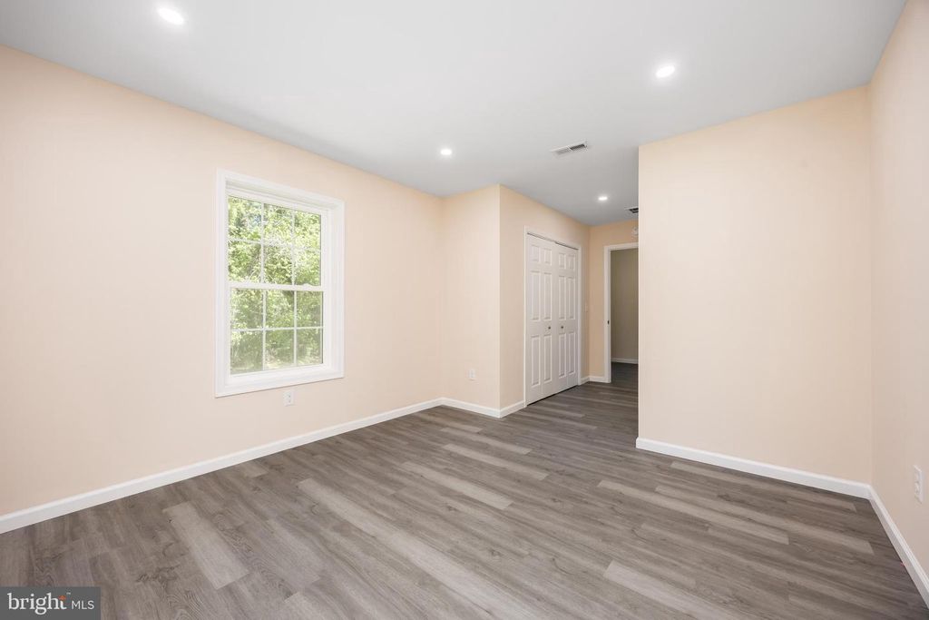 Image 50 of property listing at 421 W MAIN ST, Fruitland, MD 21826