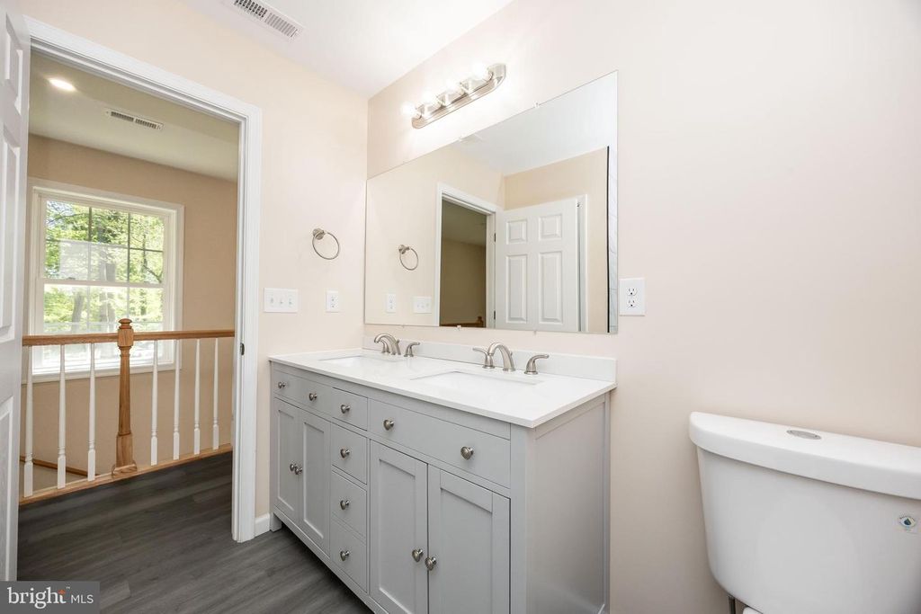 Image 54 of property listing at 421 W MAIN ST, Fruitland, MD 21826