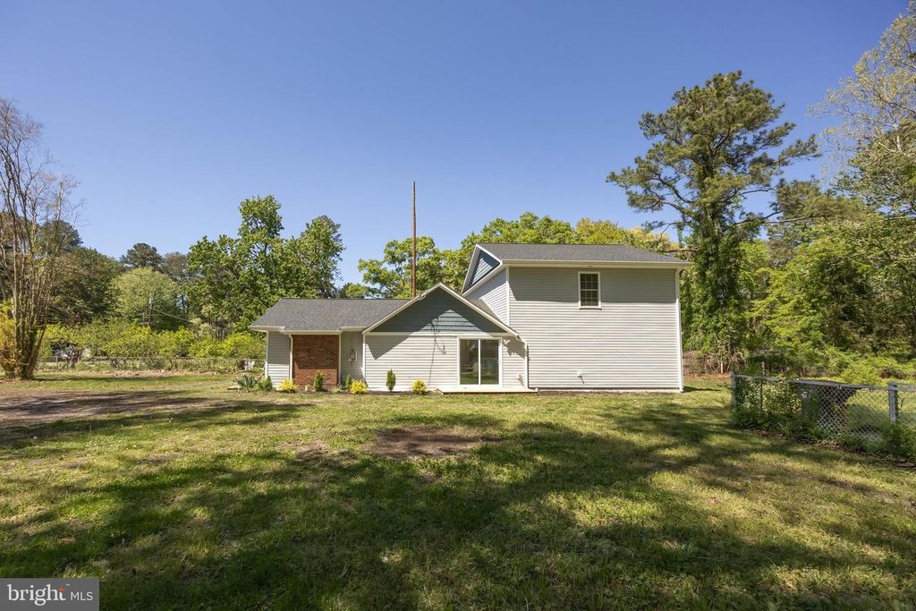 Image 61 of property listing at 421 W MAIN ST, Fruitland, MD 21826