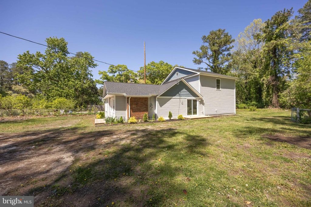 Image 65 of property listing at 421 W MAIN ST, Fruitland, MD 21826