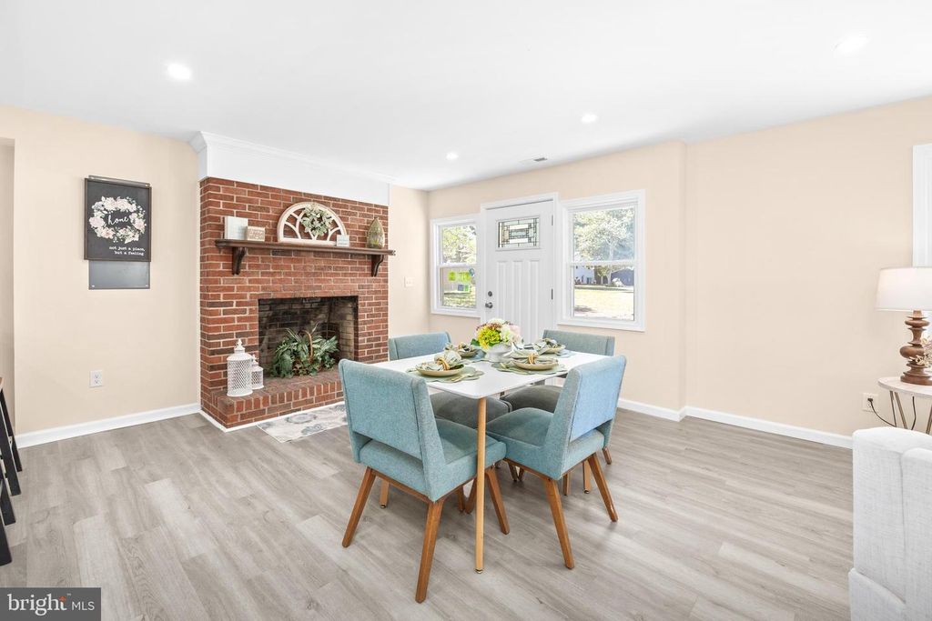 Image 7 of property listing at 421 W MAIN ST, Fruitland, MD 21826