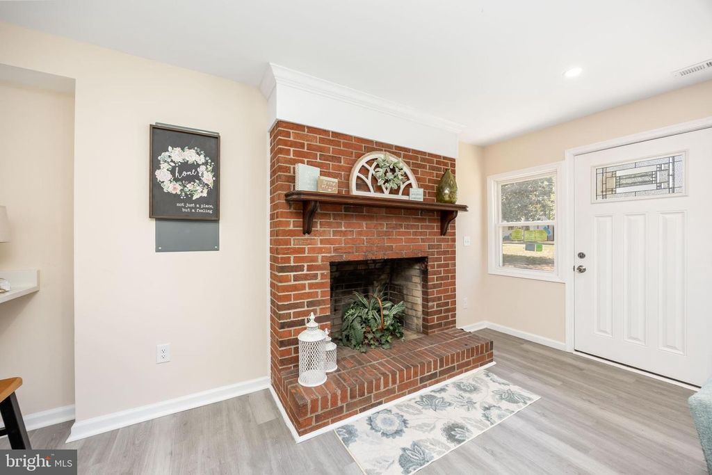 Image 9 of property listing at 421 W MAIN ST, Fruitland, MD 21826