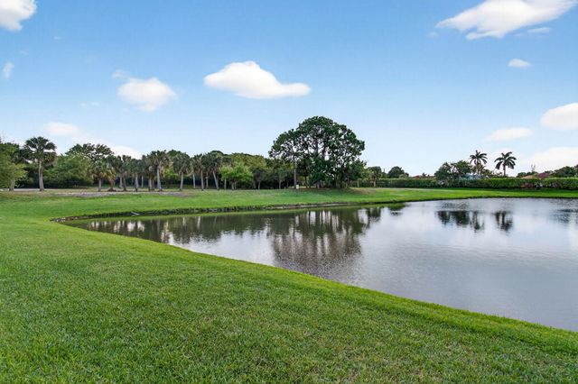 3167 Laurel Ridge Circle, Riviera Beach, FL 33404