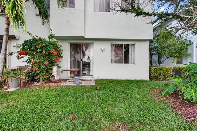 3167 Laurel Ridge Circle, Riviera Beach, FL 33404