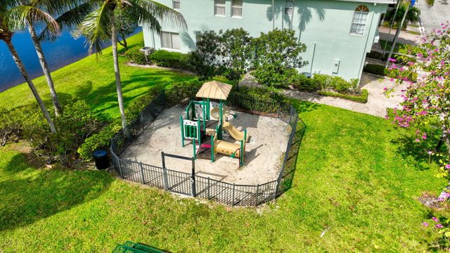 3167 Laurel Ridge Circle, Riviera Beach, FL 33404