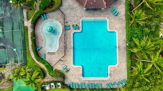 3167 Laurel Ridge Circle, Riviera Beach, FL 33404