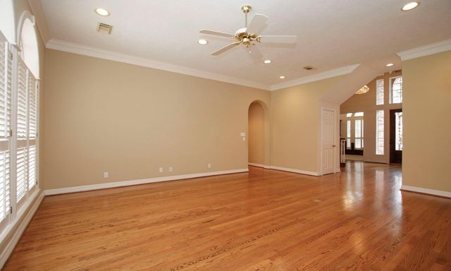 8 Epernay Place, Jersey Village, TX 77040