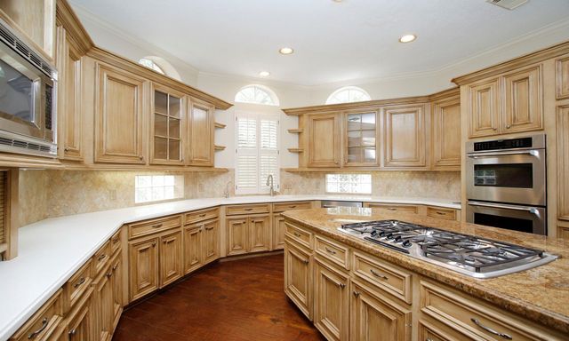 8 Epernay Place, Jersey Village, TX 77040