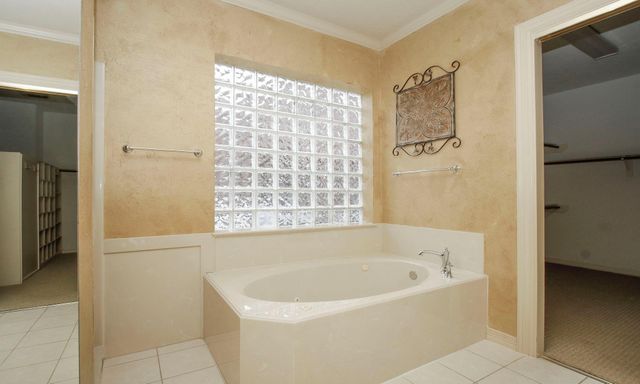 8 Epernay Place, Jersey Village, TX 77040