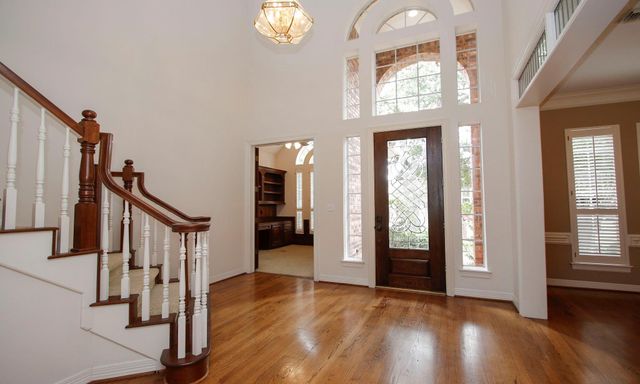 8 Epernay Place, Jersey Village, TX 77040