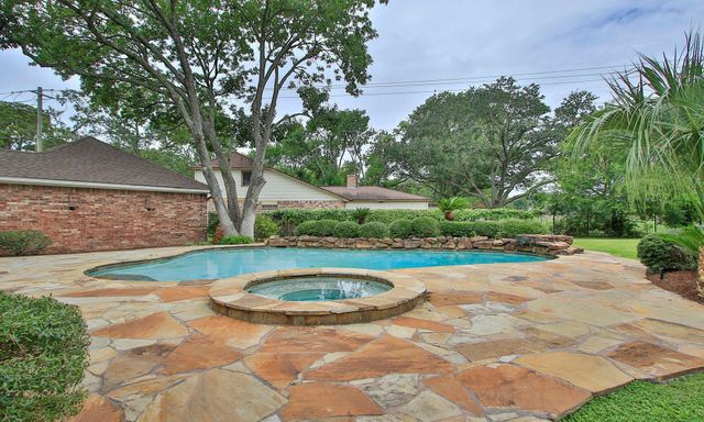 8 Epernay Place, Jersey Village, TX 77040