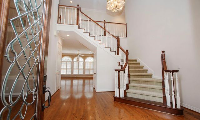 8 Epernay Place, Jersey Village, TX 77040