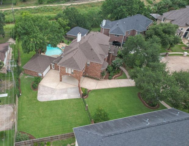 8 Epernay Place, Jersey Village, TX 77040